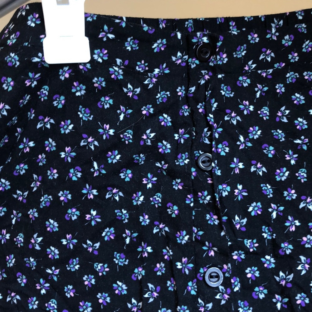 Mini skirt - Picture 3 of 3